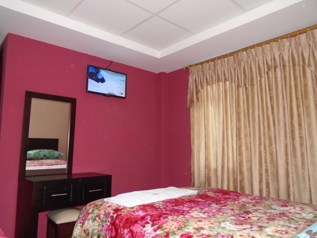 Hotel El Ejido Quito Pokoj fotografie